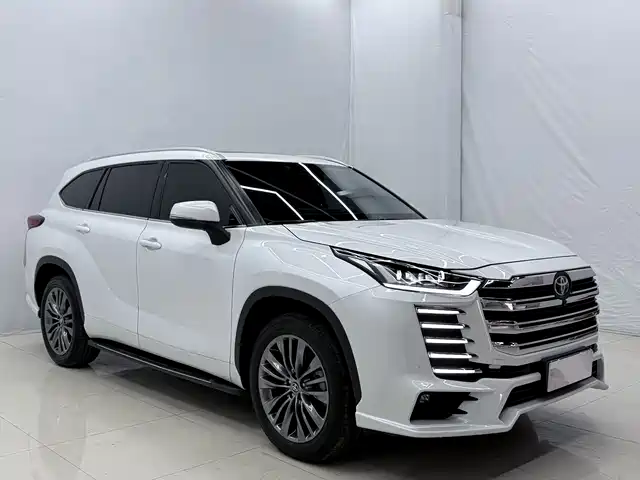 Toyota Highlander 2026 2.5L Smart Hybrid 4WD Luxury 7-Seater — фото 3
