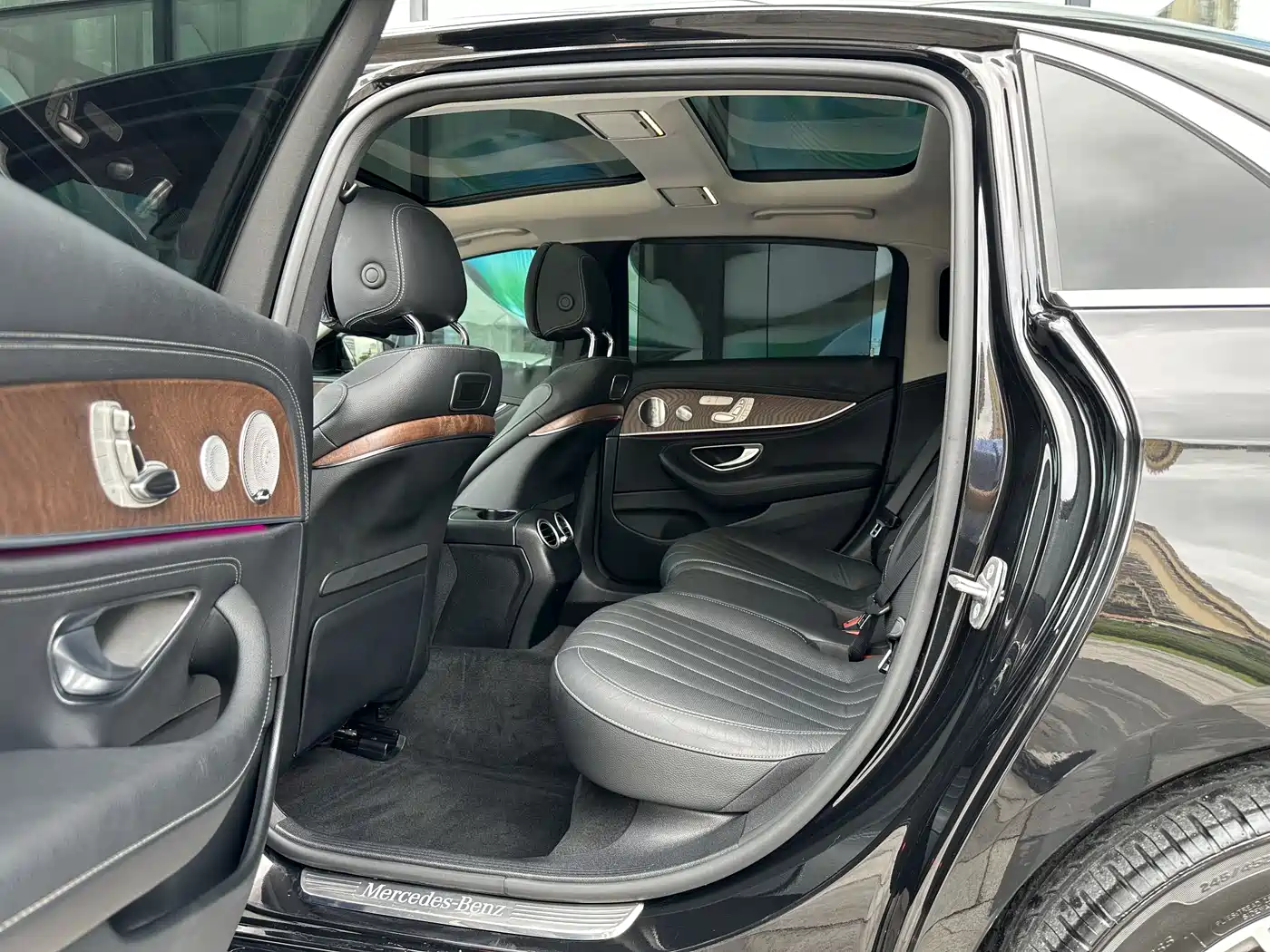 Mercedes-Benz E-Class 2020 Facelift E 300 L Exclusive фото 15