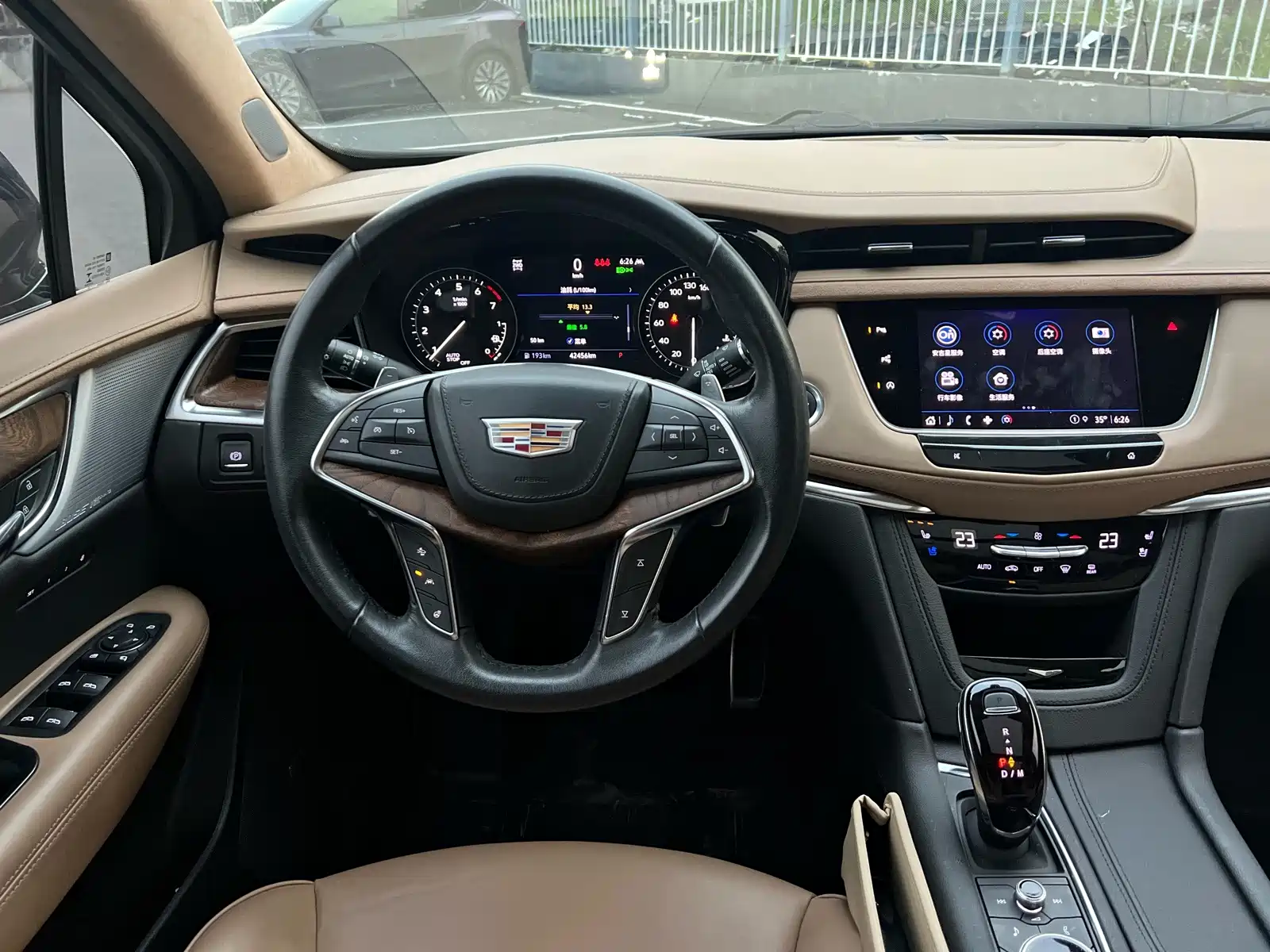 Фото 11 - Cadillac XT5