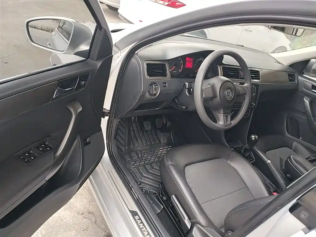 Volkswagen Santana 2015 1.4L Manual Comfort Edition фото 16