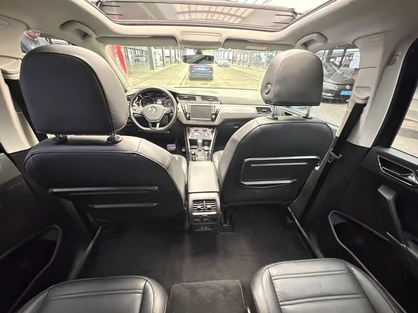 Volkswagen Touran 2018 Touran L 280TSI DSG Frontier Luxury Edition 6-Seater China V фото 8