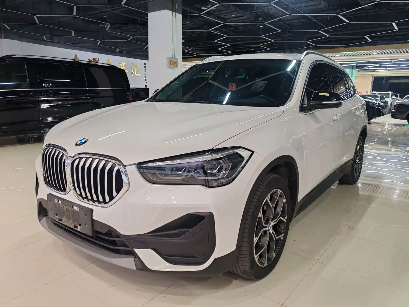 BMW X1 2022 sDrive25Li Leading фото 3