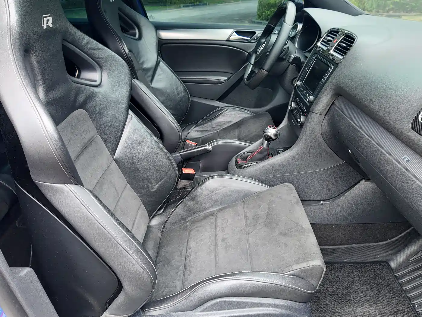 Volkswagen Golf (Import) 2011 2.0TSI R фото 33