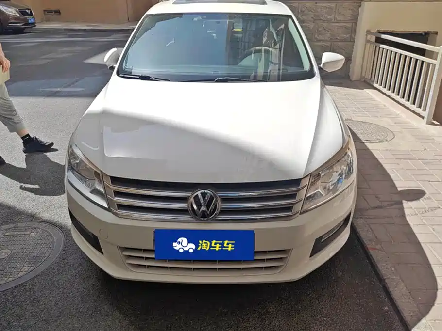 Volkswagen Santana 2013 Model 1.6L Automatic Luxury Edition фото 2