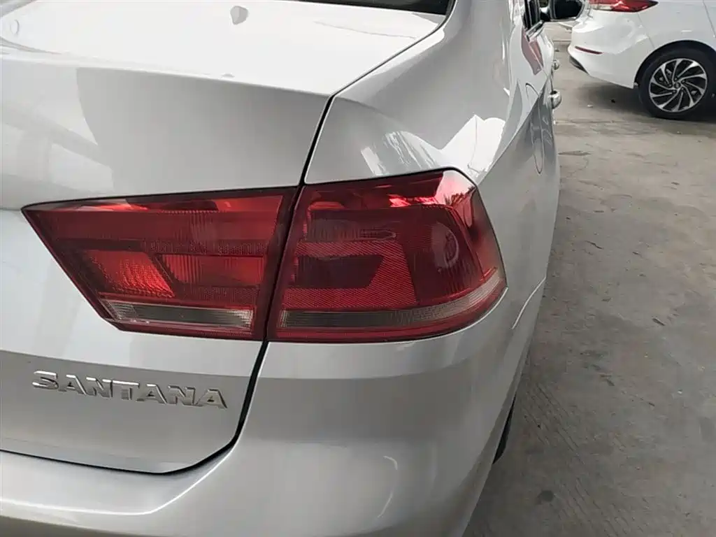 Volkswagen Santana 2015 1.4L Manual Comfort Edition фото 8