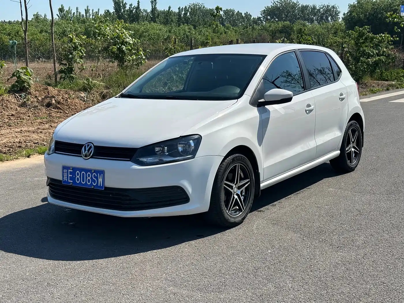 Volkswagen Polo 2016 1.4L Automatic Trend фото 2