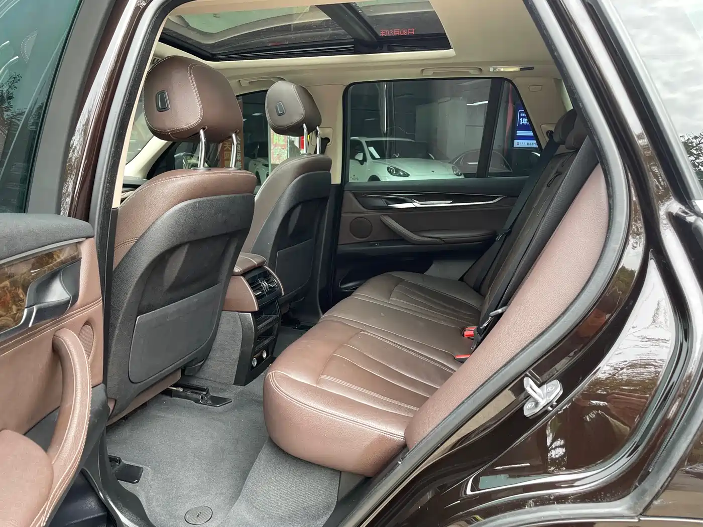 BMW X5 (Import) 2018 xDrive35i Elegant Model фото 8