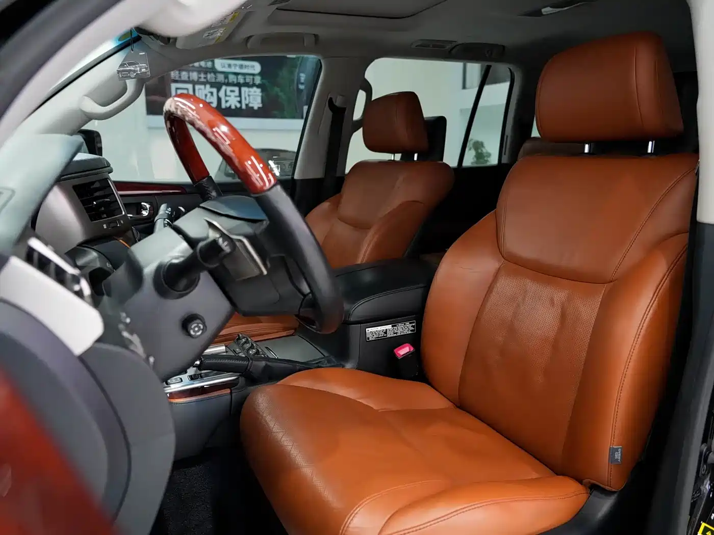 Lexus LX 2013 570 фото 8