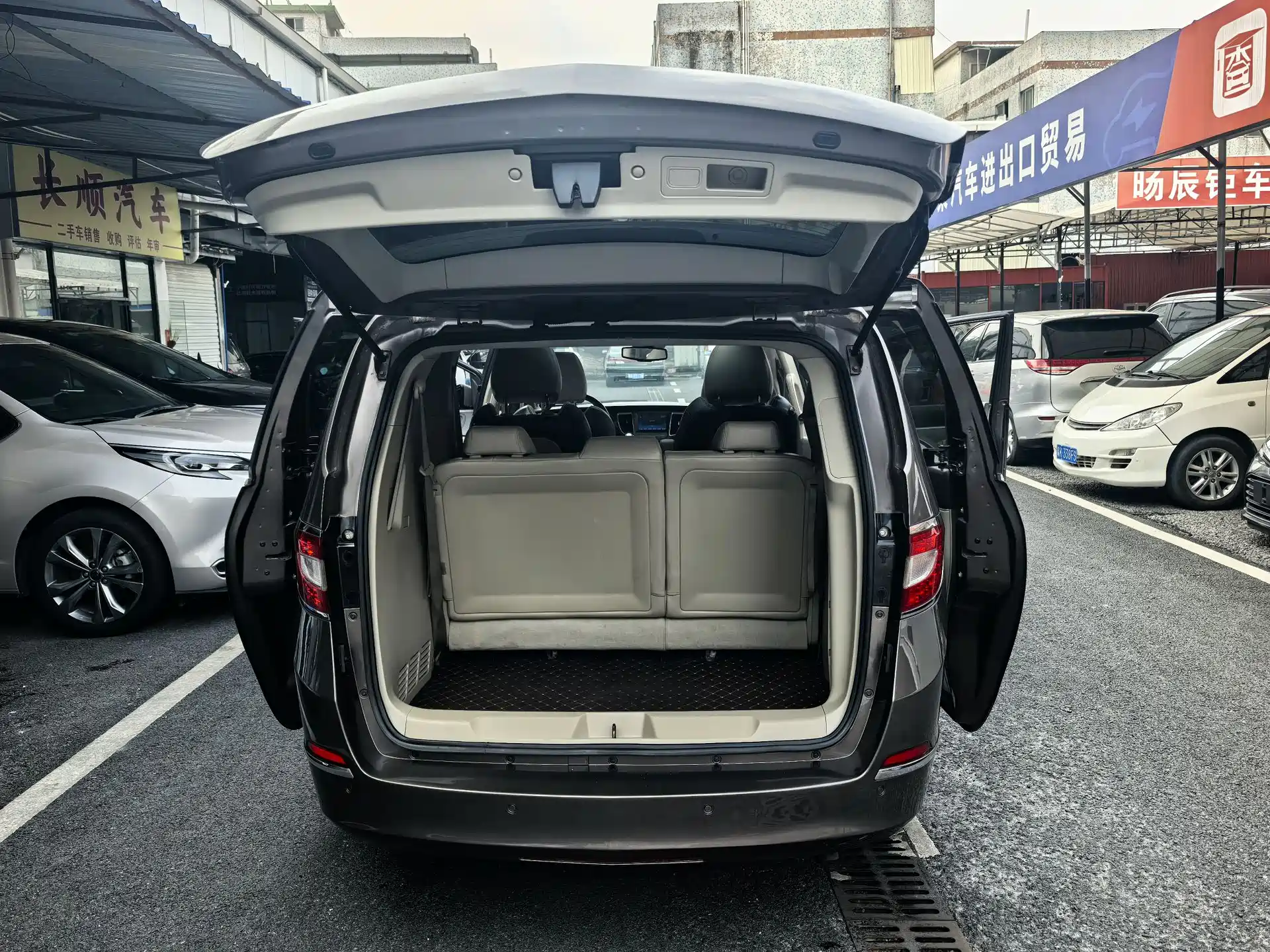 Фото 7 - Buick GL8