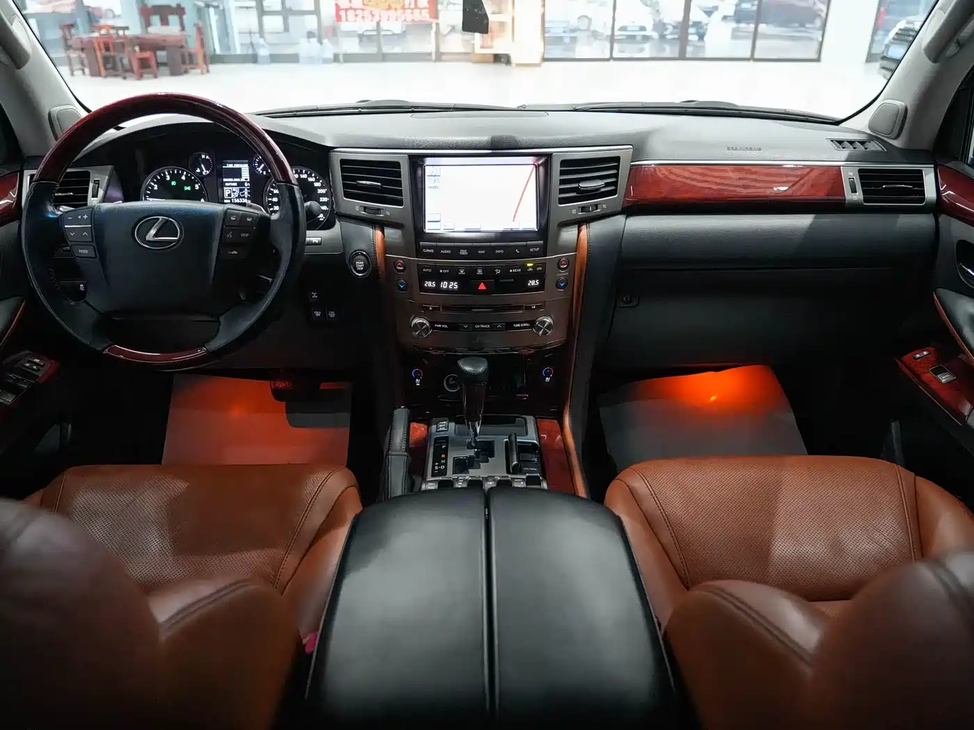 Lexus LX 2013 570 фото 9