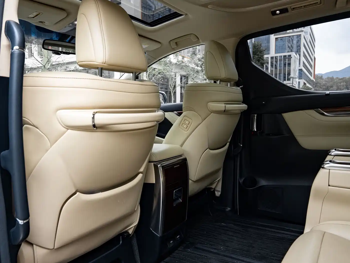 Toyota Alphard 2015 3.5L Luxury Edition фото 8