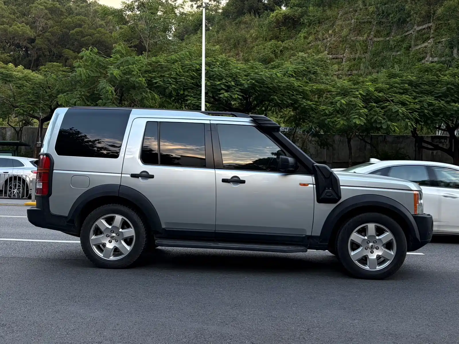 صورة 3 - Land Rover Discovery