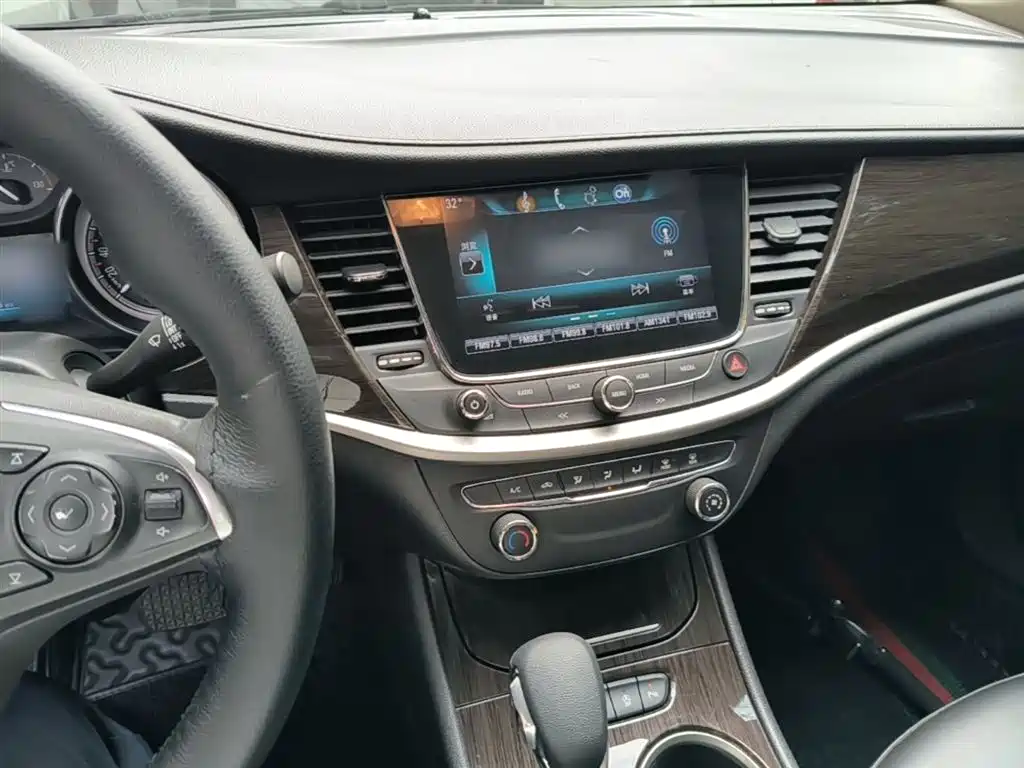Buick Verano 2018 Sedan 20T Dual Clutch Leading фото 10