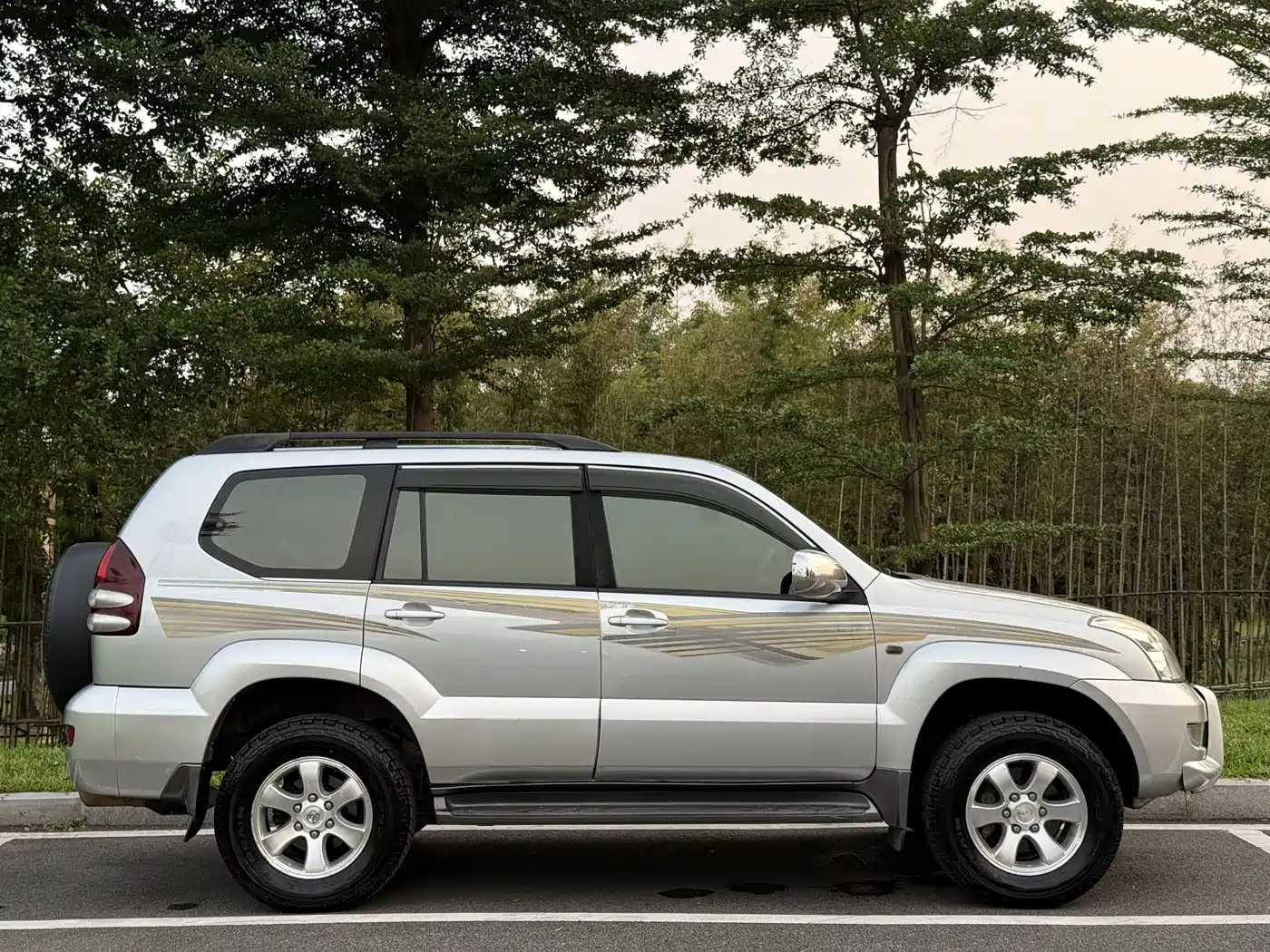 Toyota Prado (Import) 2005 2004 GX 2.7 Automatic