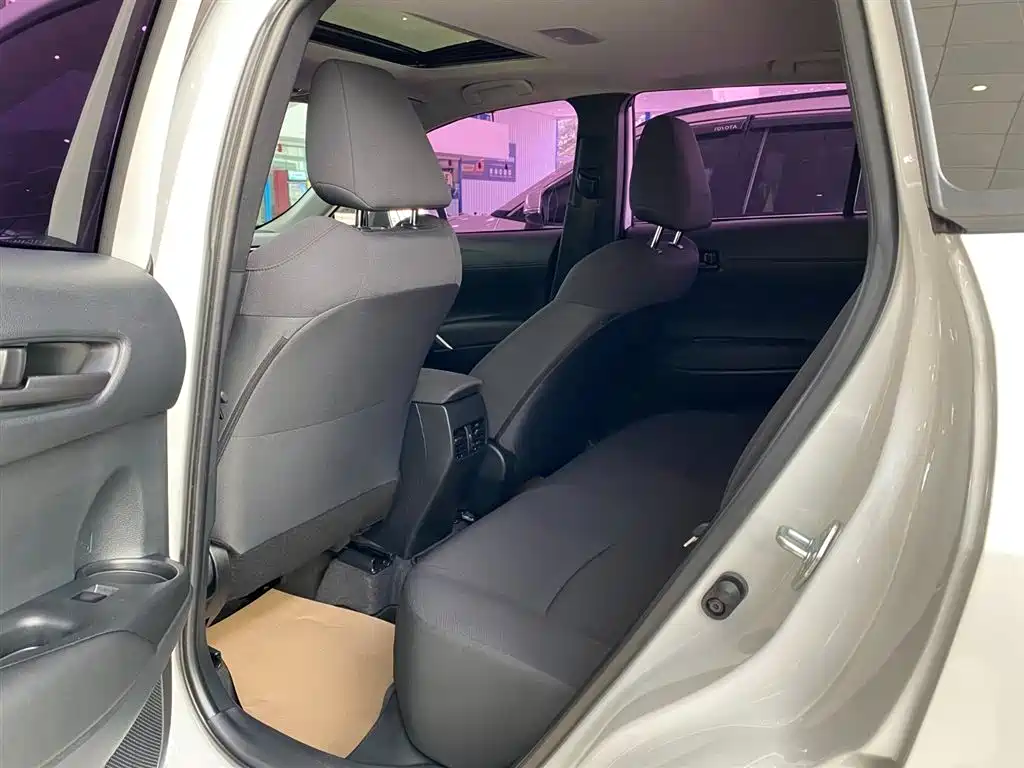 Toyota Corolla Cross 2023 2.0L Elite Edition фото 8