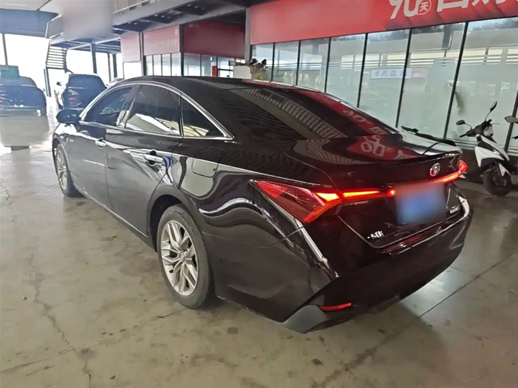 Toyota Avalon 2019 Hybrid 2.5L Luxury Edition China VI фото 5