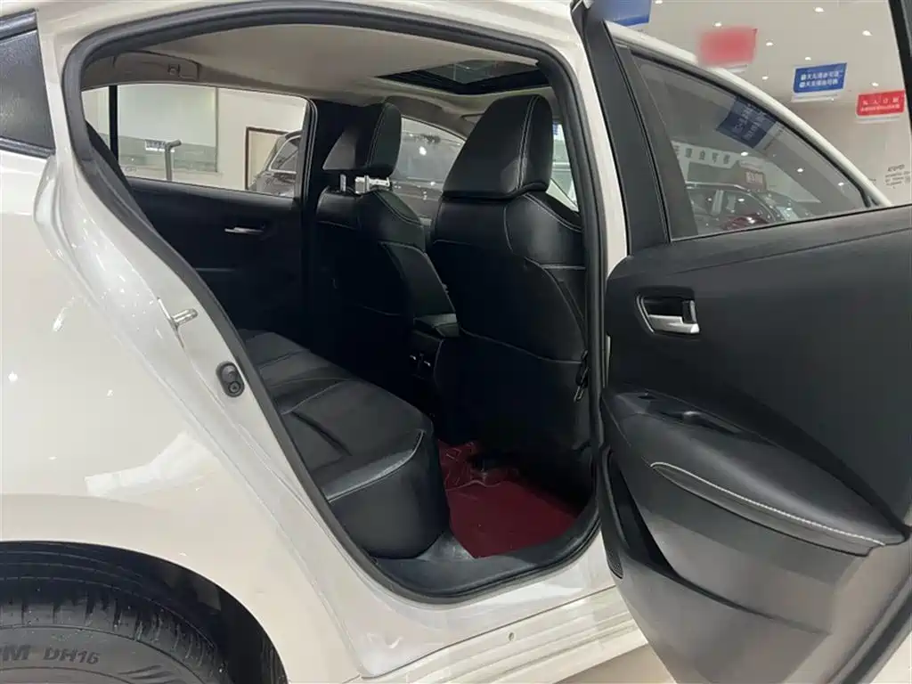 Toyota Corolla 2021 1.2T S-CVT Luxury Edition фото 14
