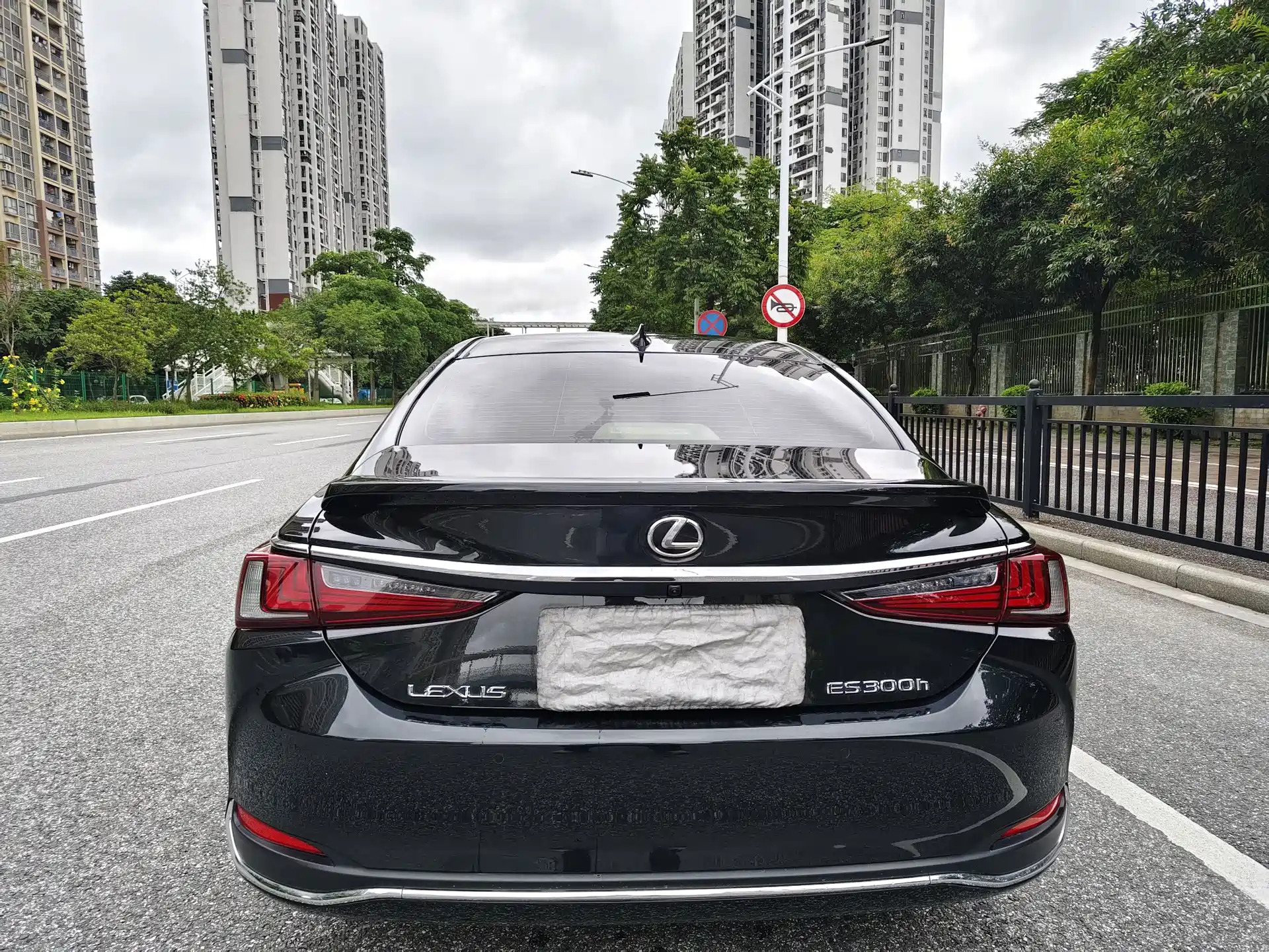 Фото 6 - Lexus ES