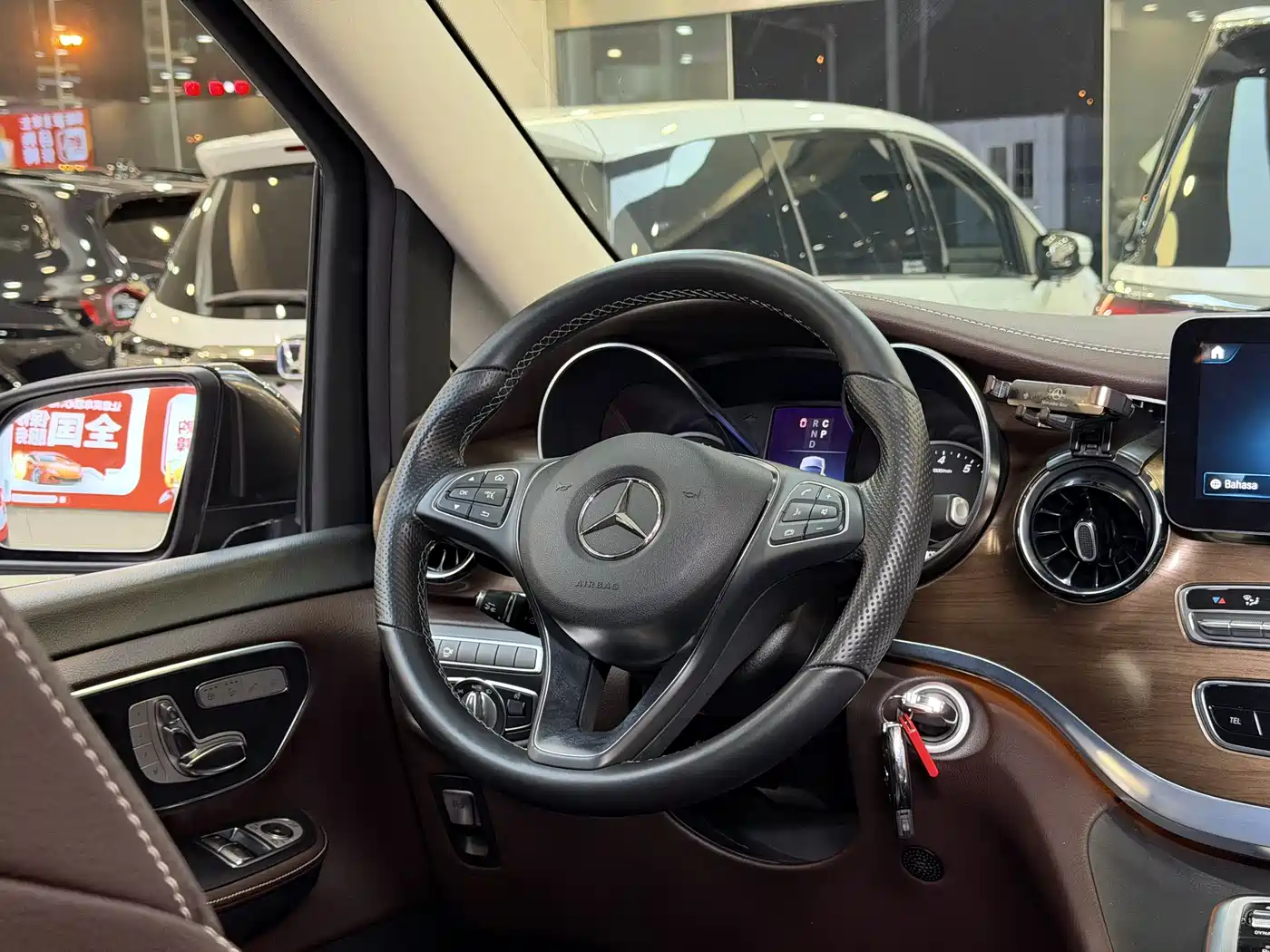 MERCEDES-BENZ V CLASS