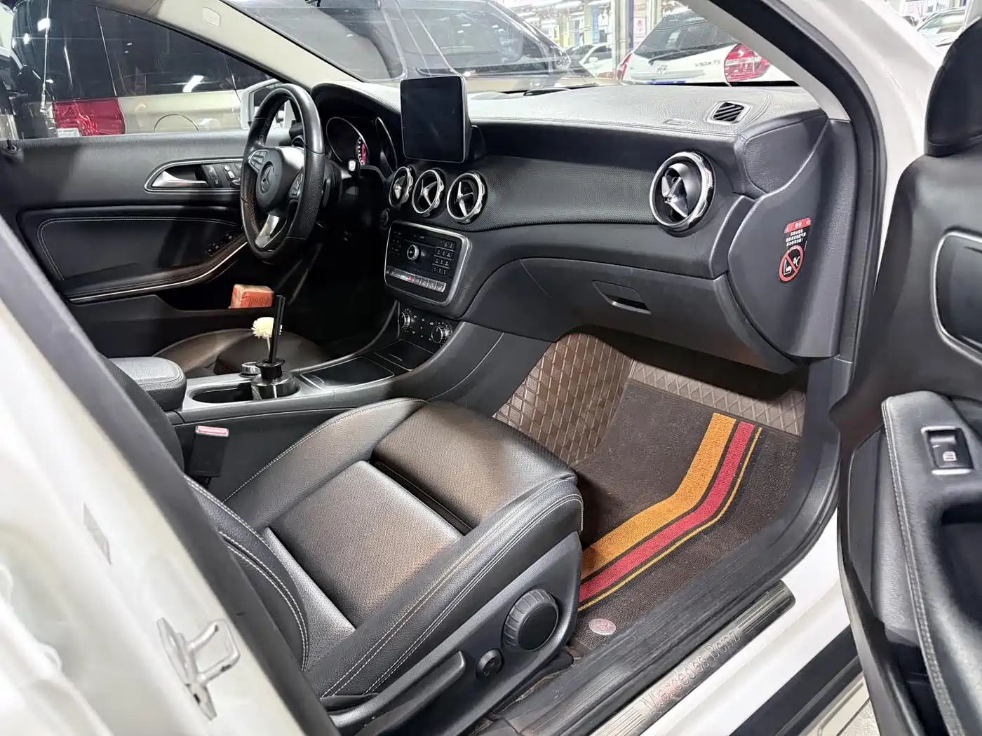 Mercedes-Benz GLA 2017 GLA 220 4MATIC Fashion фото 15