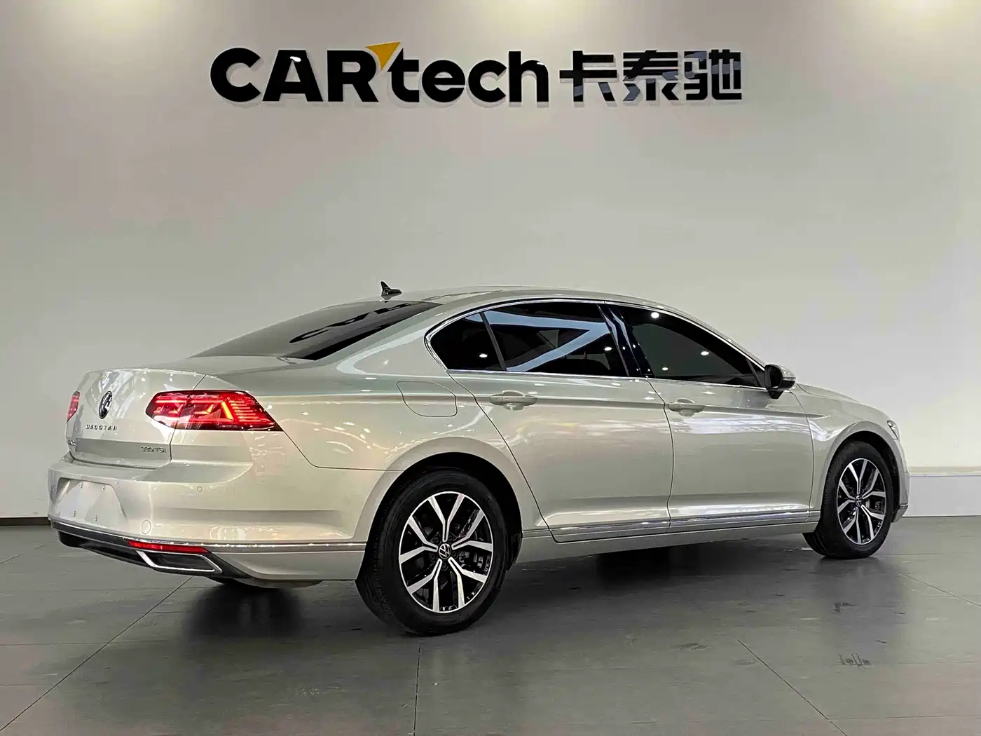 Volkswagen Magotan 2020 330TSI DSG Leading фото 31