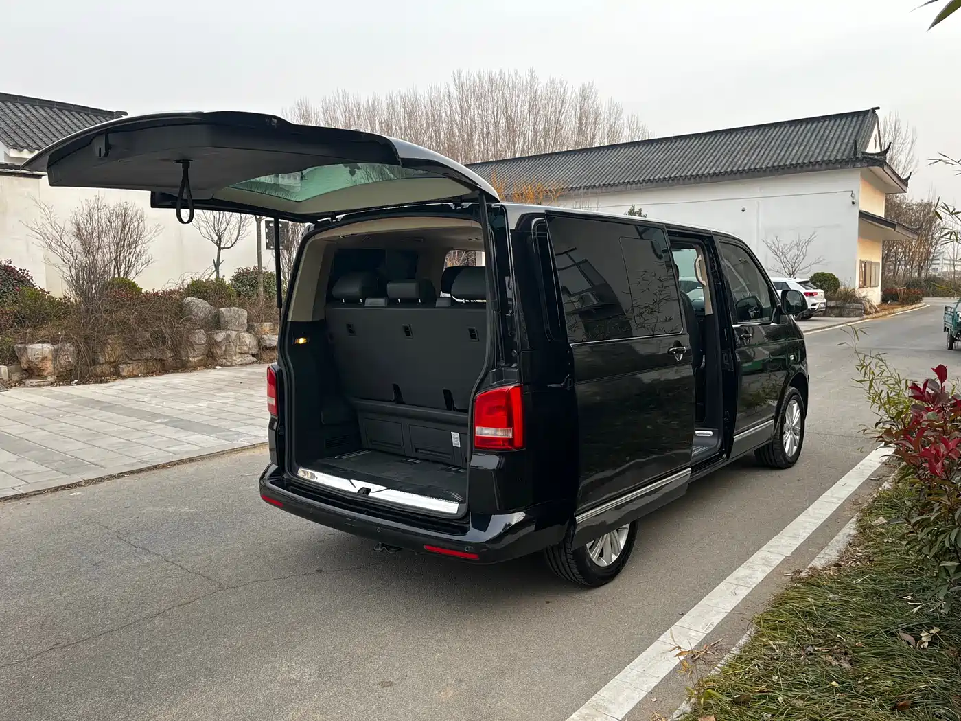 Volkswagen Multivan 2012 2.0TSI 4WD Premium фото 13