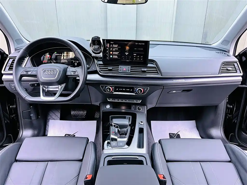 Audi Q5L 2022 40T Luxury Dynamic фото 9
