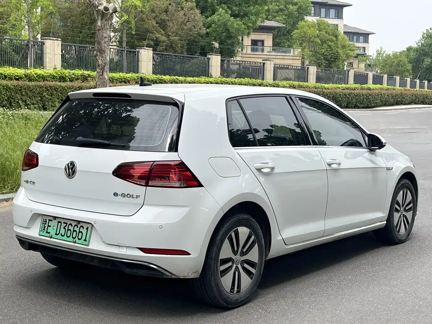 VOLKSWAGEN GOLF*PURE ELECTRICITY