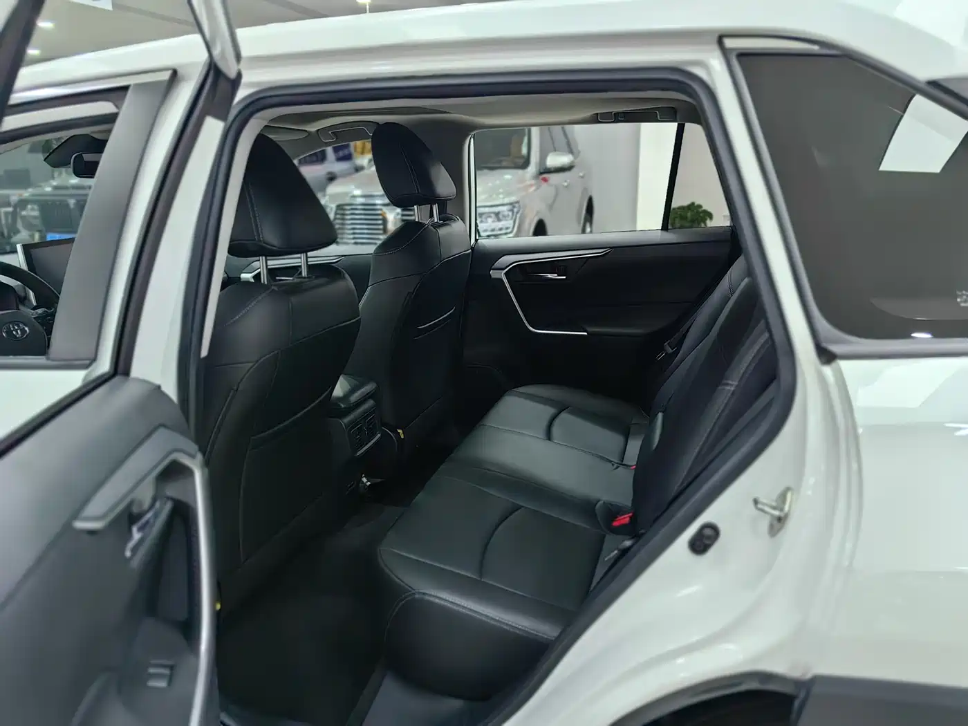 Toyota RAV4 Rongfang 2021 2.0L CVT 2WD Trend фото 10