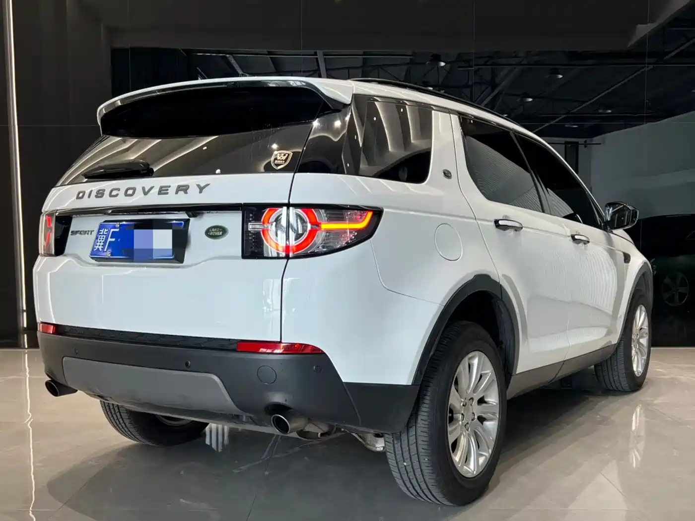 Land Rover Discovery Sport 2018 240PS SE Edition фото 5