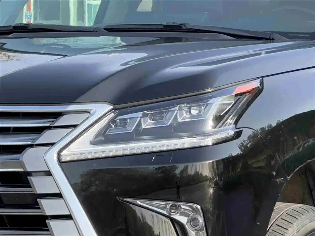 Lexus LX 2017 570 Prestige Luxury фото 3