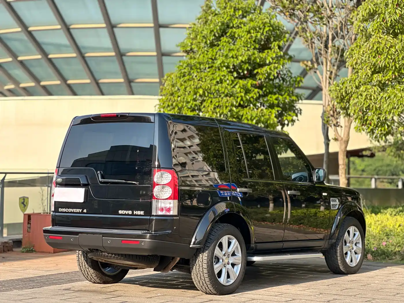 Land Rover Discovery 2012 3.0 SDV6 HSE Diesel фото 4