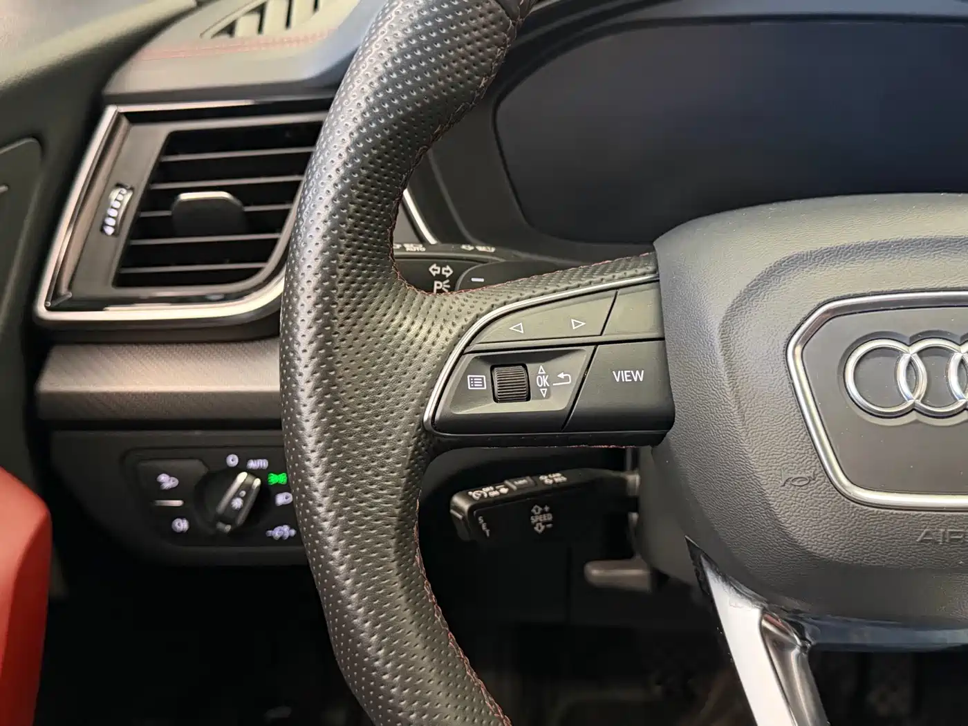 Audi Q5L 2022 Facelift 45T Luxury Dynamic фото 12