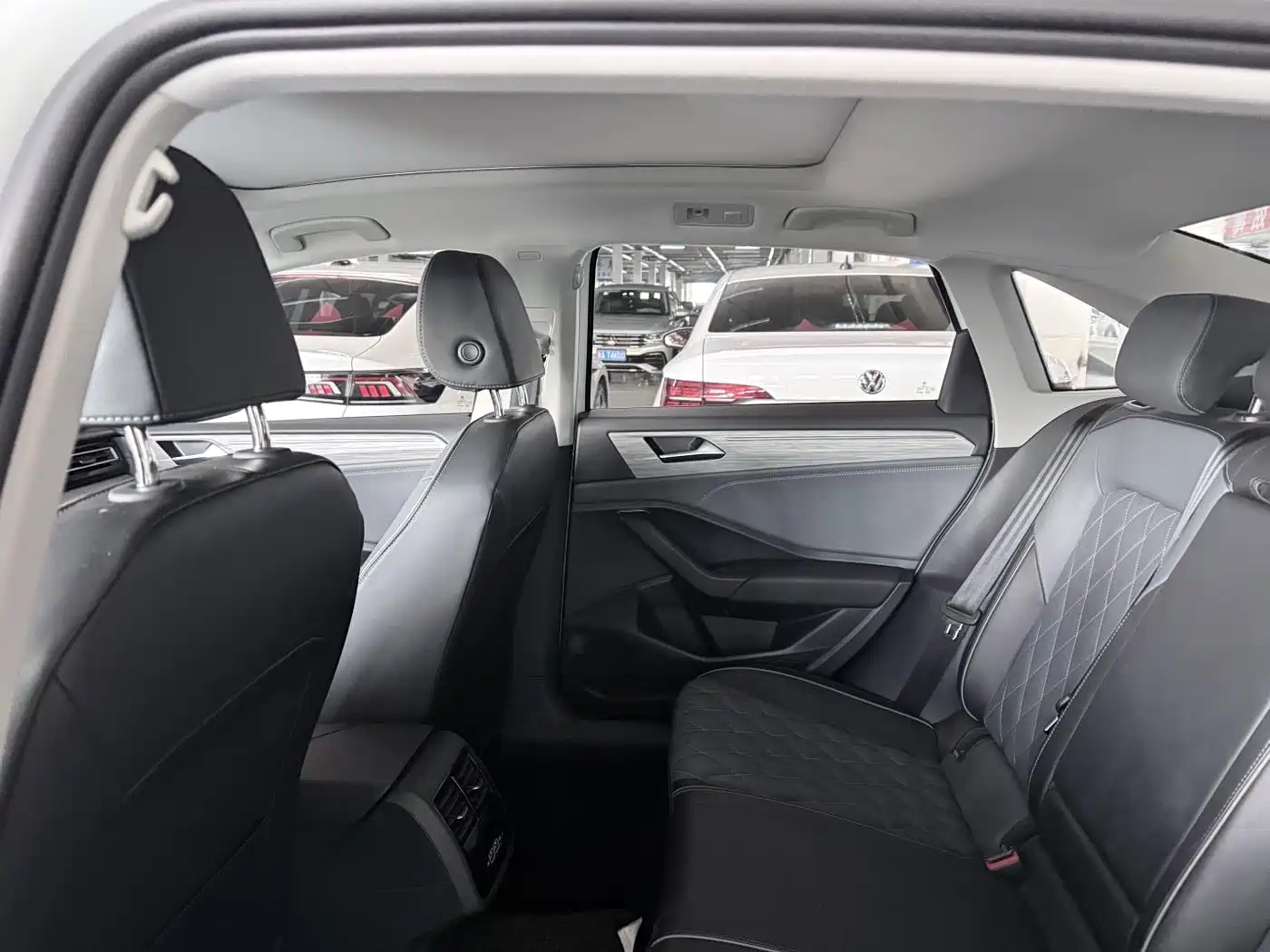 Volkswagen Sagitar 2023 300TSI DSG Excellence Edition фото 14