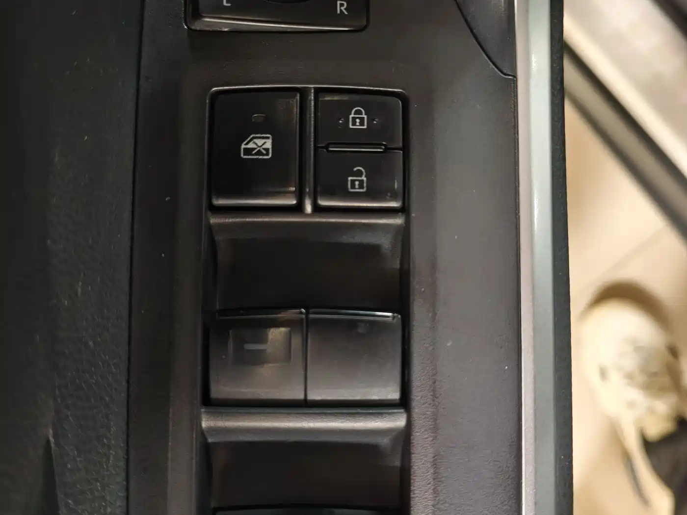 Toyota RAV4 Rongfang 2022 2.0L CVT 2WD Trend Edition фото 14