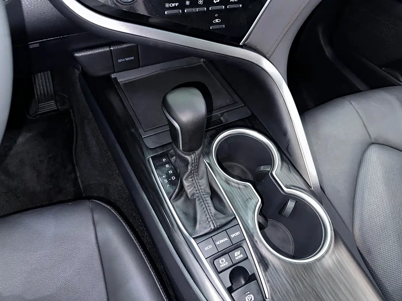 Toyota Camry 2021 Hybrid 2.5HGVP Leading Edition фото 11