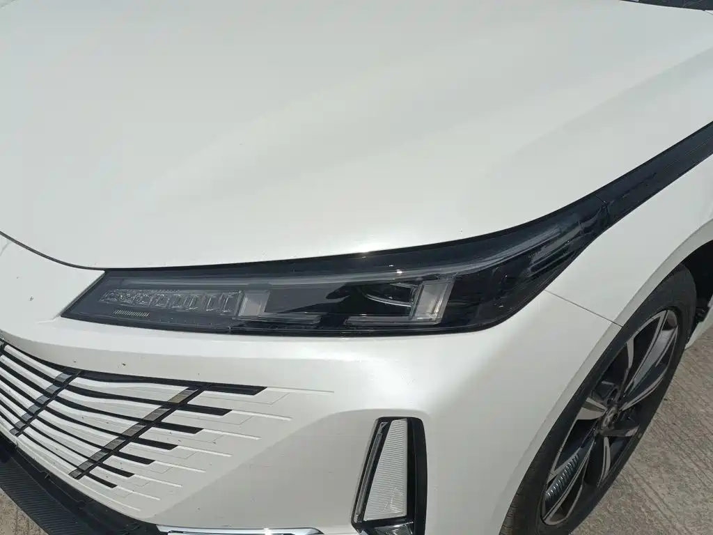 Фото 18 - Changan Eado