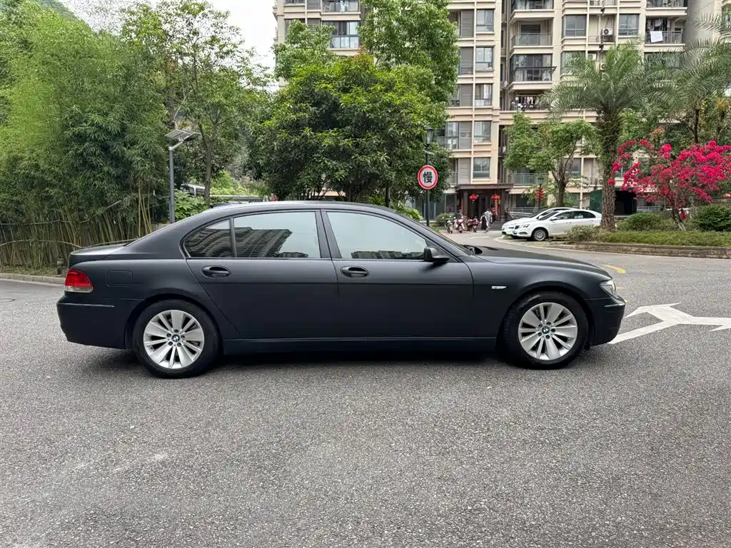 BMW 7 Series 2005 Model 740Li фото 7