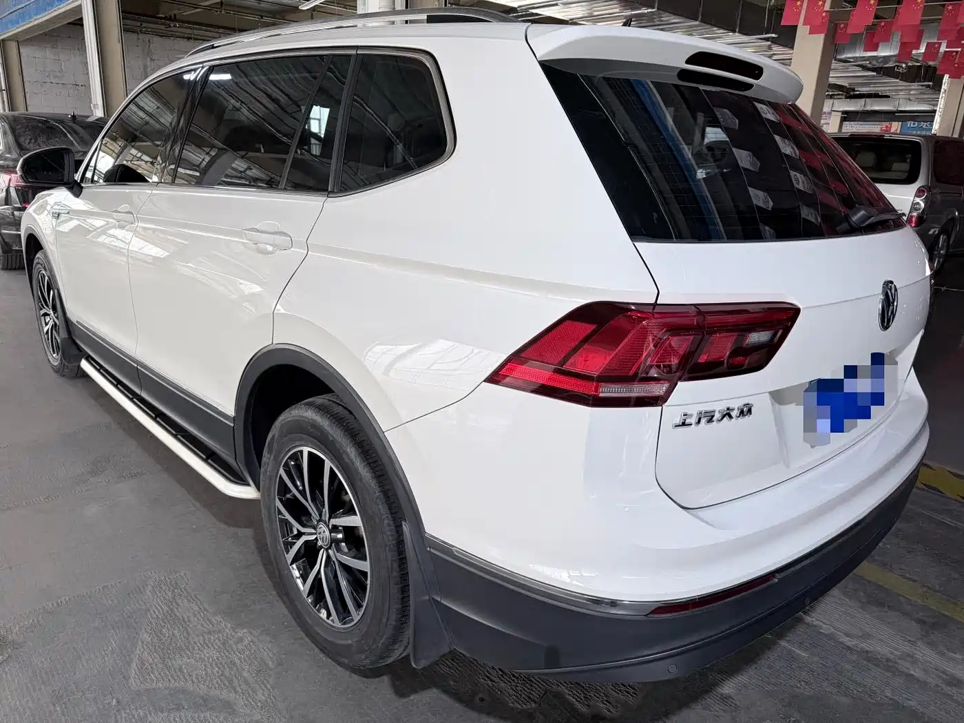Volkswagen Tiguan L 2018 Facelift 330TSI Automatic 2WD Luxury Edition фото 19