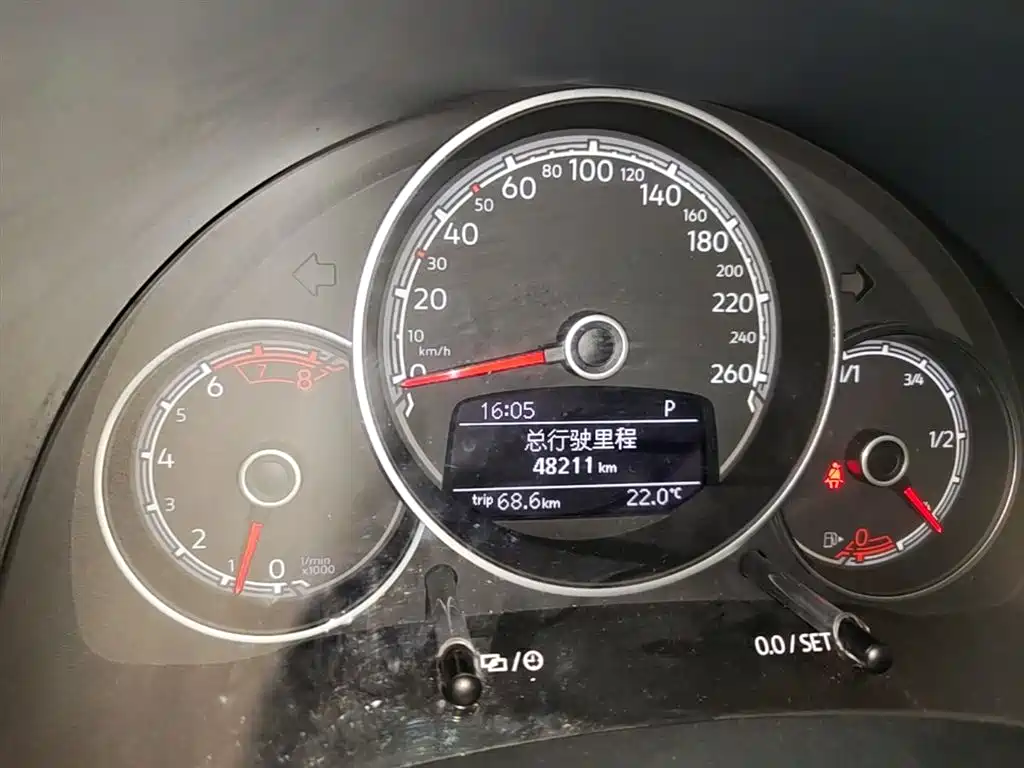 Volkswagen Beetle 2018 180TSI Easy Joy Edition фото 12