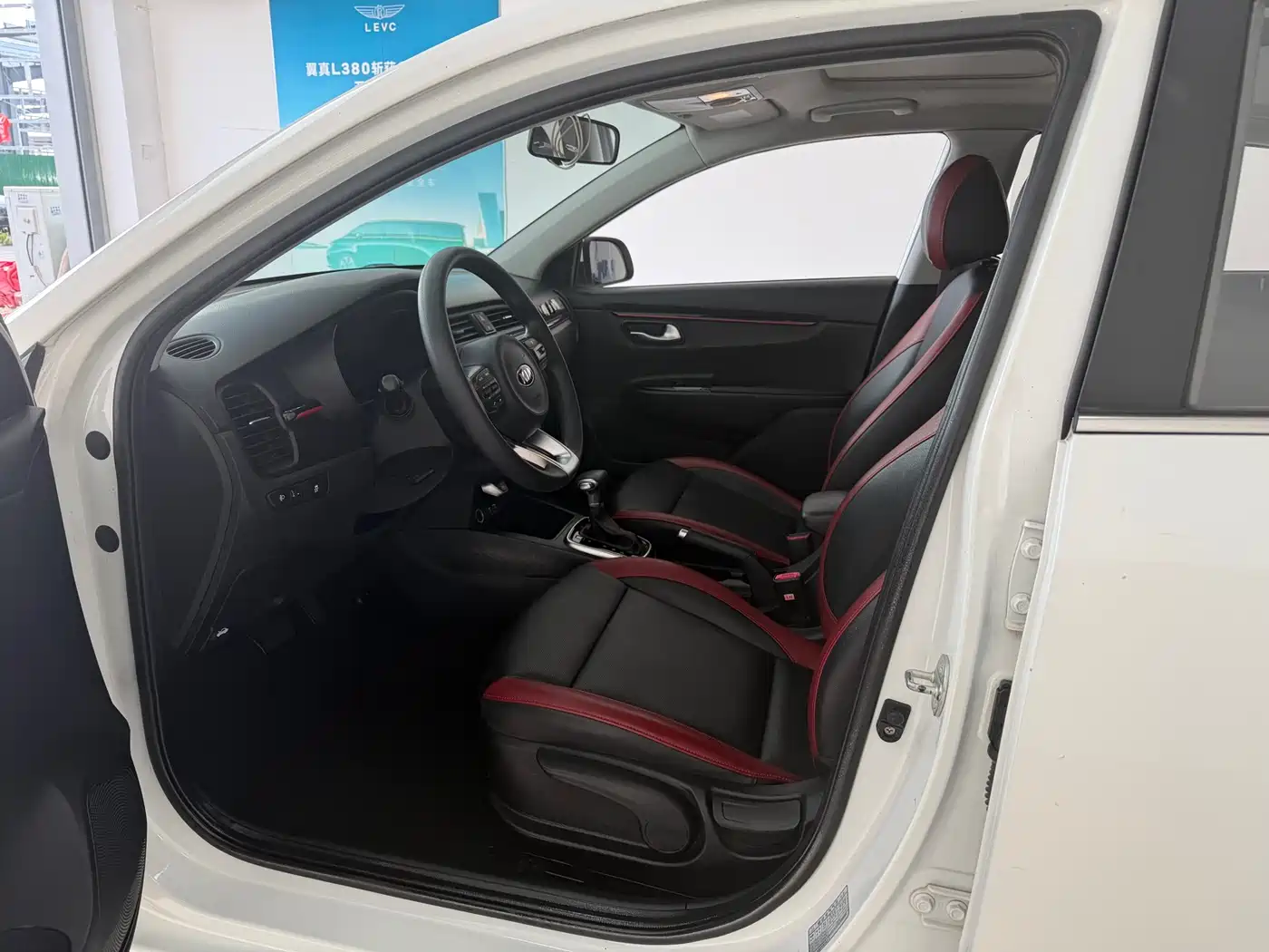 Kia KX CROSS 2017 1.4L AT GLS фото 5