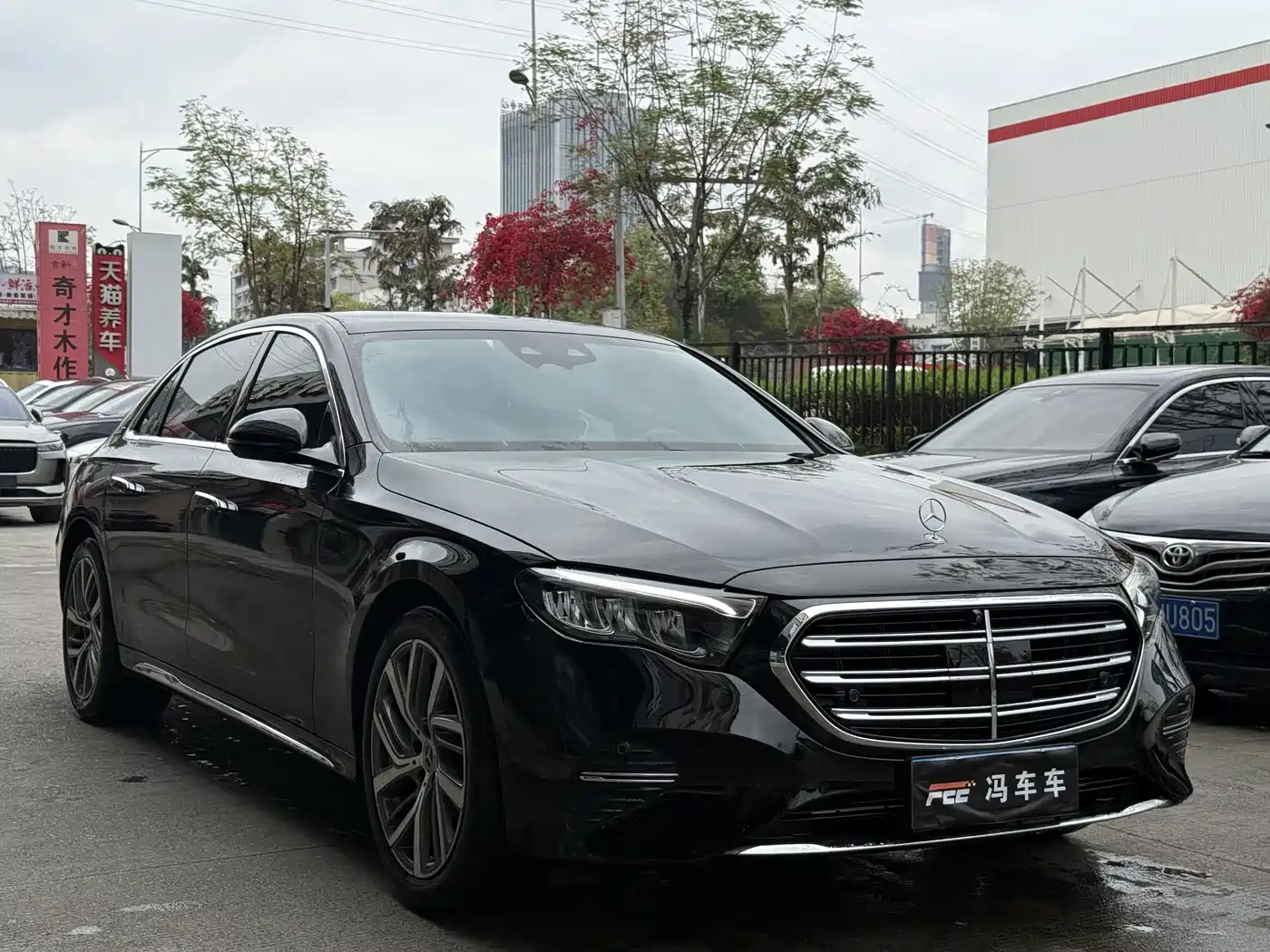 MERCEDES-BENZ E CLASS