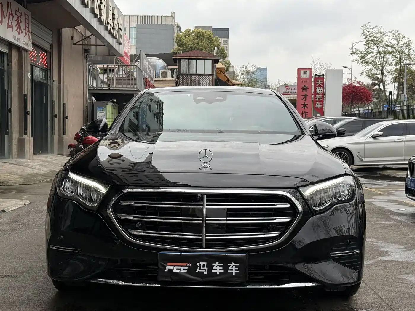 MERCEDES-BENZ E CLASS