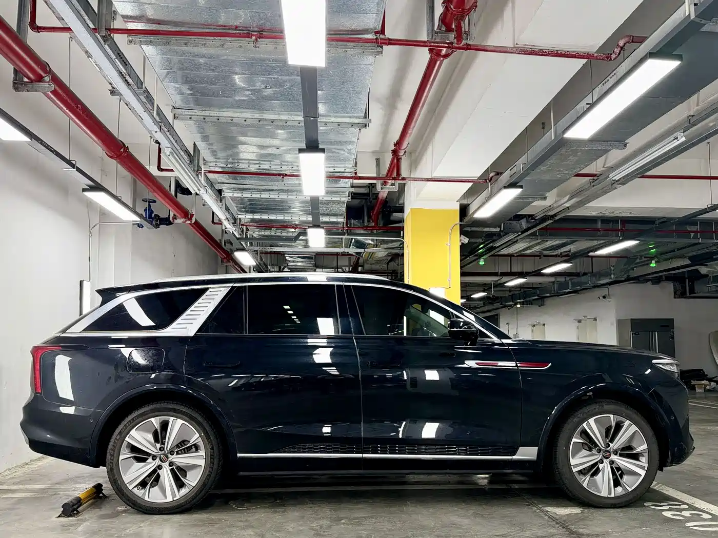 Hongqi E-HS9 2023 2022 690km Qi Xiang Edition (6-seater)