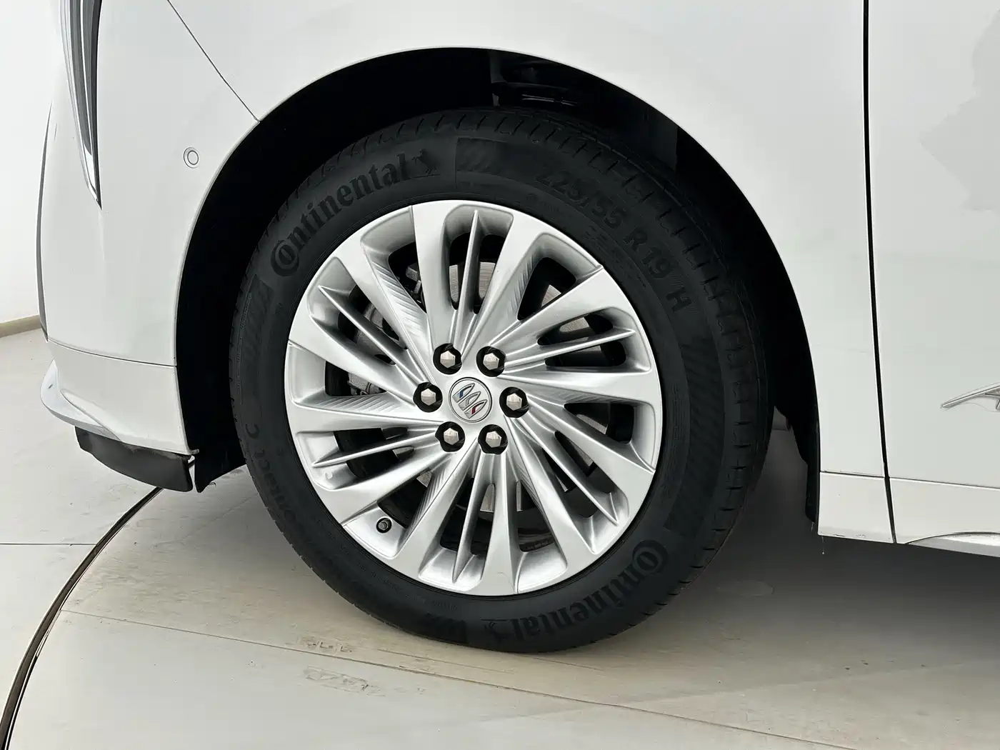 Buick Century 2023 2.0T 7-Seater World Edition фото 7