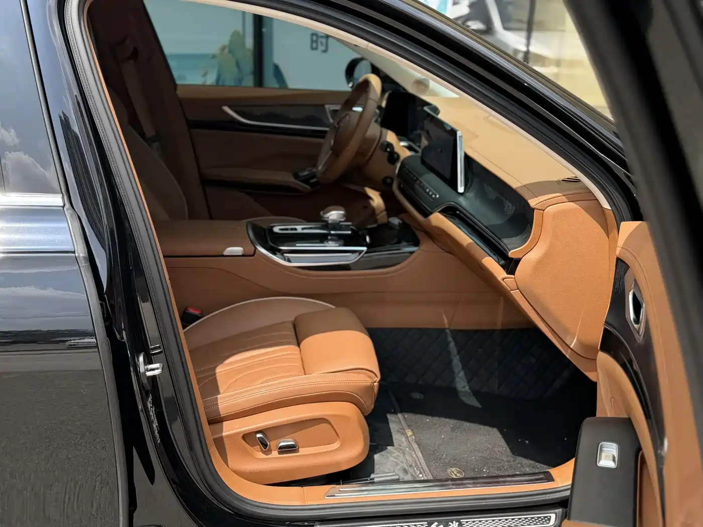 Hongqi H9 2025 2.0T 2WD Qixiang Luxury Business Edition 5-seater фото 7