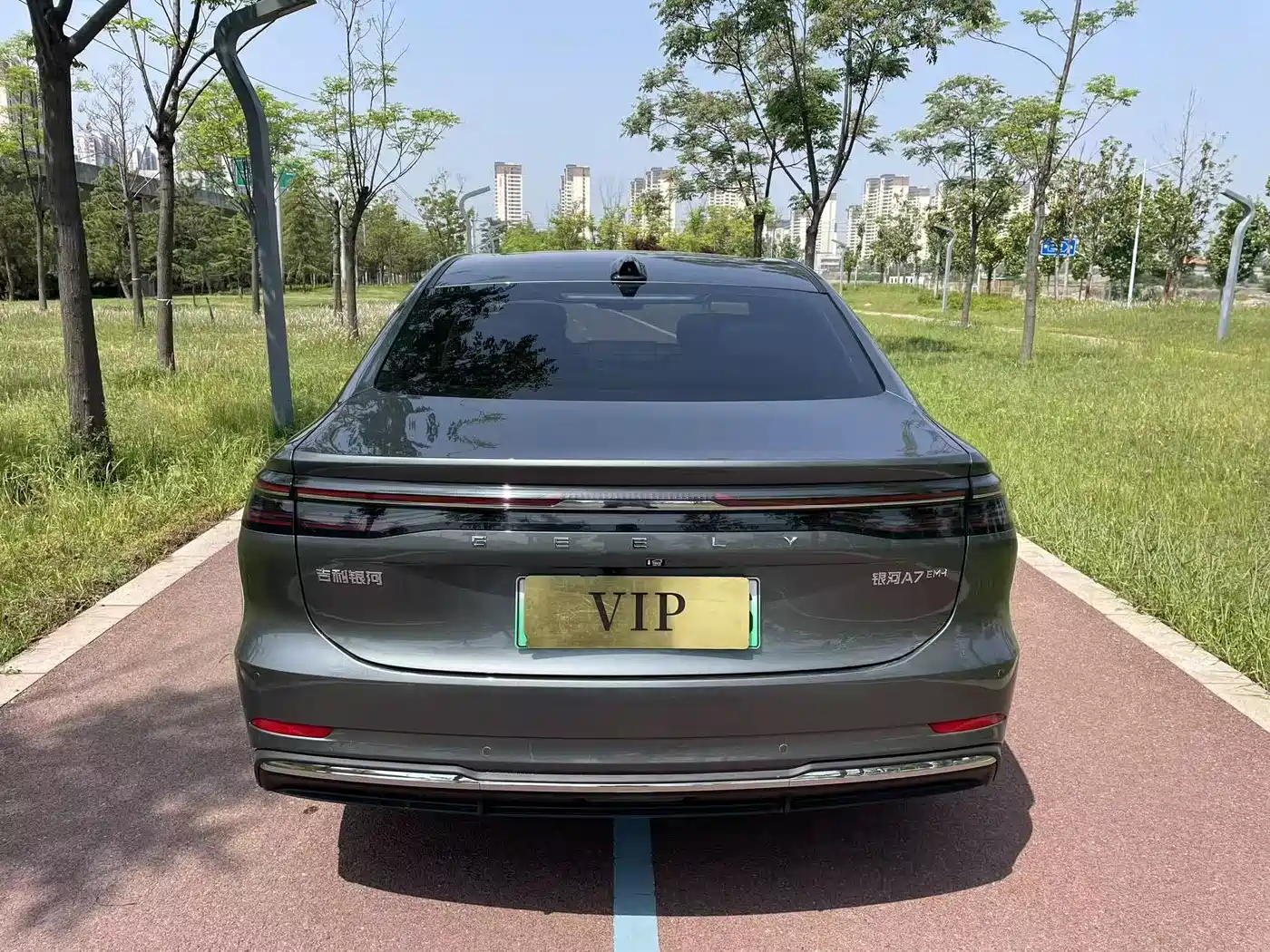 Geely Galaxy Galaxy A7 2025 EM-i 150km Long Voyage Edition фото 8