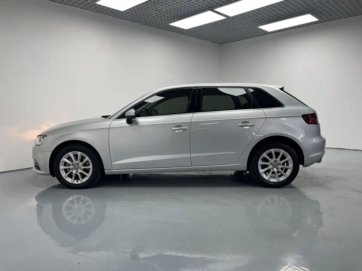 Audi A3 2014 Sportback 35 TFSI Automatic Progressive фото 4