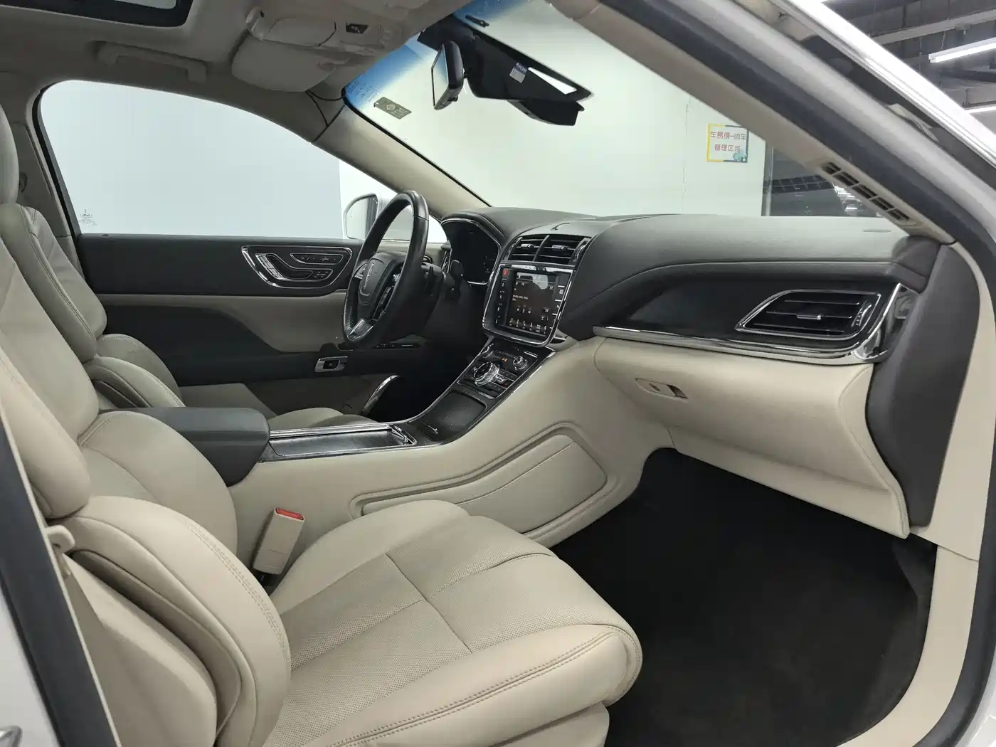 Lincoln Continental 2017 3.0T AWD Prestige Edition фото 5