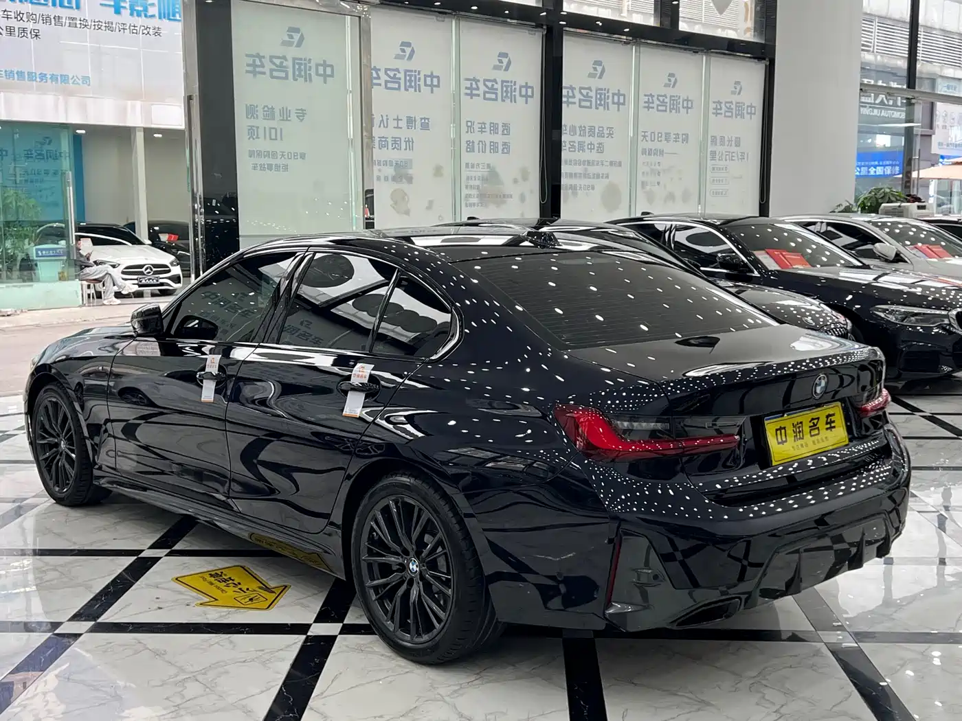 BMW 3 Series 2024 330i M Sport Shadowline Package фото 16